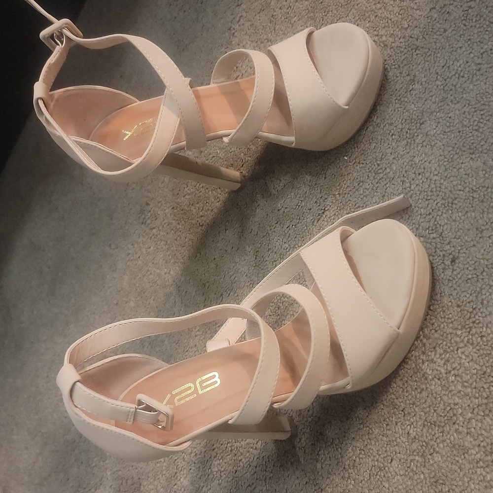 Women's shoes